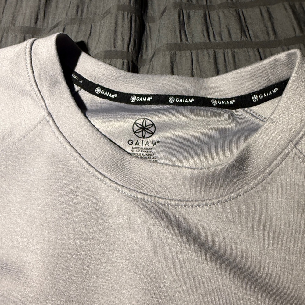 GAIAM Light Gray Activewear Top